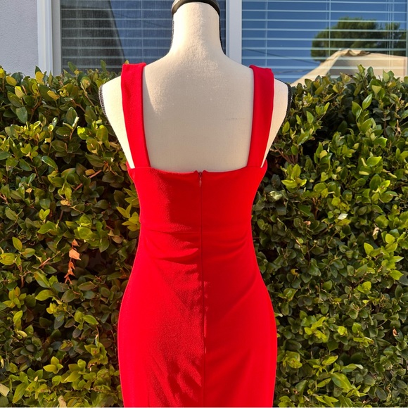 ‘The Fashion Poet’ Red BodyCon Dress ♥️ - Picture 4 of 7